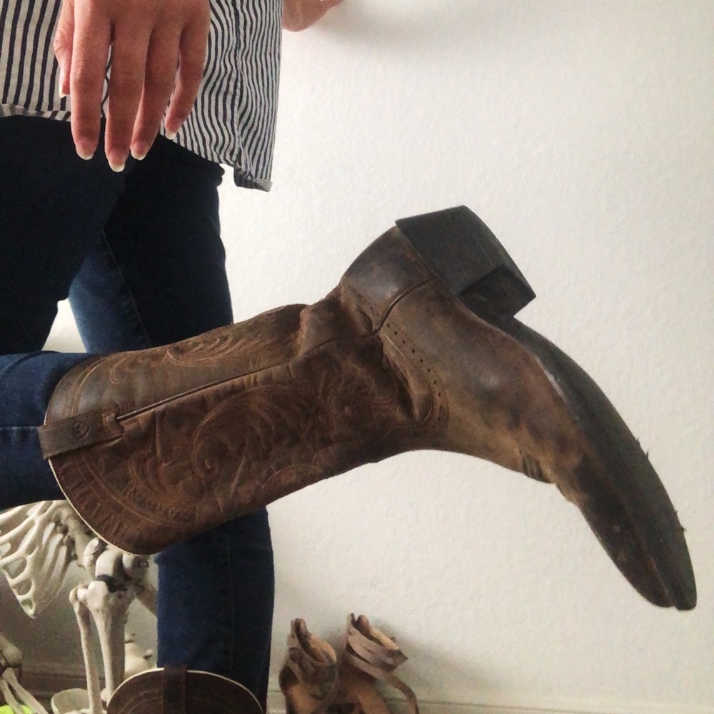 Women’s Ariat cowboy boots